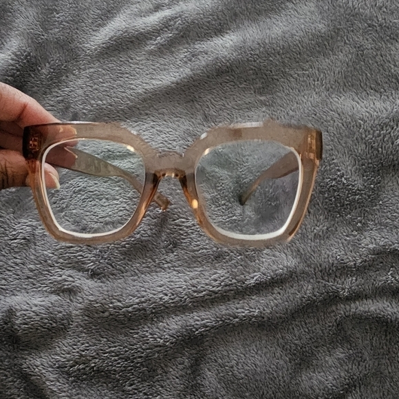 Zeelol tan wide frame prescription glasses - Picture 4 of 4